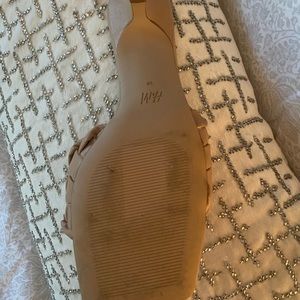 Gorgeous Tan slide w/ kitten heel